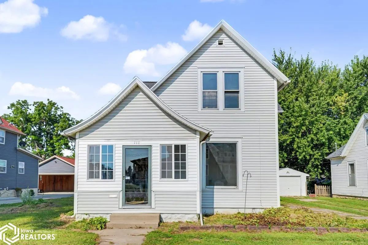 111 S 9Th ST, Marshalltown, IA 50158