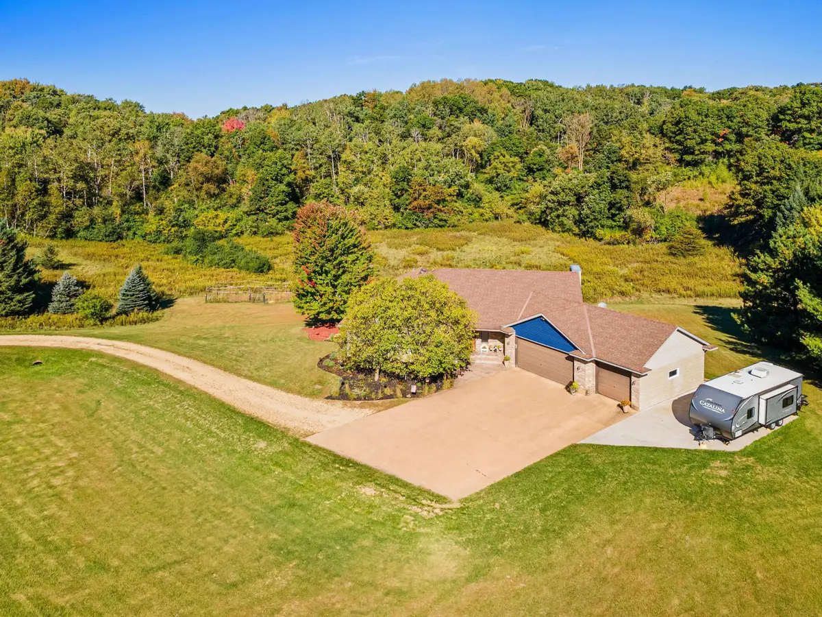 408 Johnson DR, Hudson, WI 54016