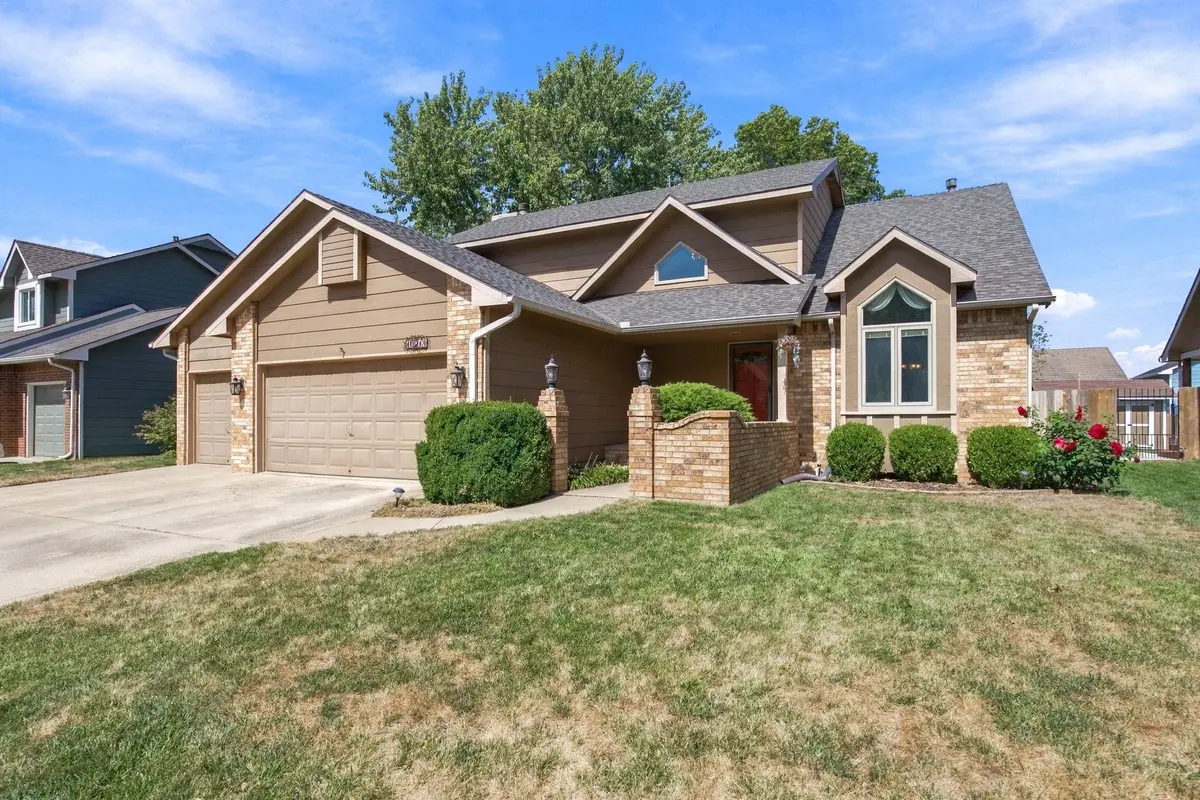 10214 W Jamesburg St, Wichita, KS 67212