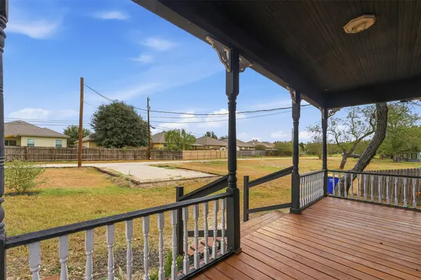 1930 Dreyer Lane, Gonzales, TX 78629