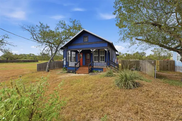 1930 Dreyer Lane, Gonzales, TX 78629