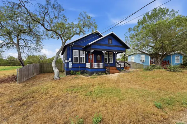 1930 Dreyer Lane, Gonzales, TX 78629