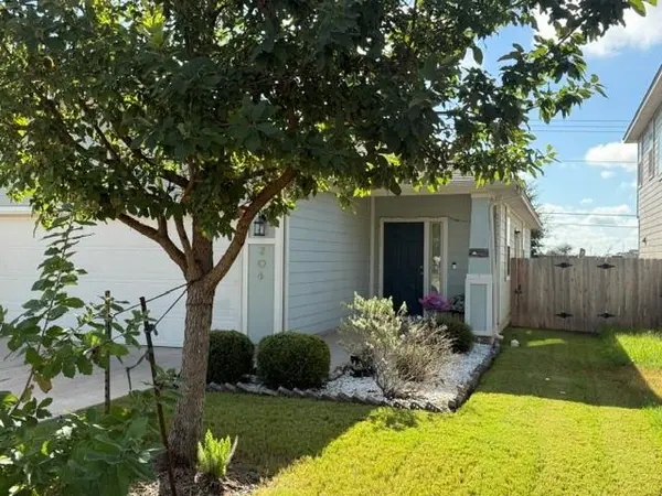 204 Twisted Oaks LN, Buda, TX 78610