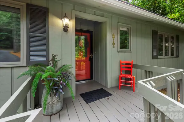 109 Middle Connestee TRL, Brevard, NC 28712
