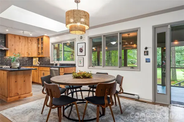 109 Middle Connestee TRL, Brevard, NC 28712