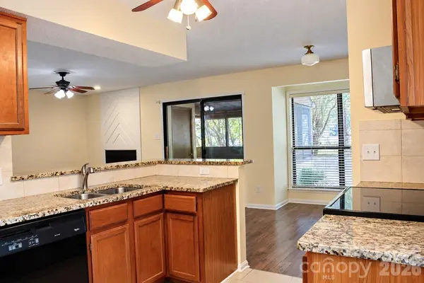 7309 Winery LN, Charlotte, NC 28227