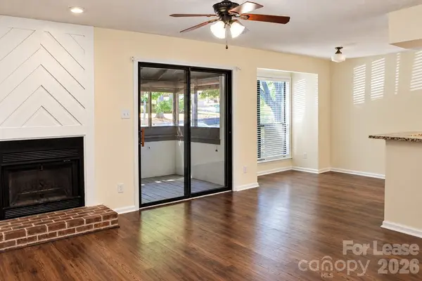 7309 Winery LN, Charlotte, NC 28227