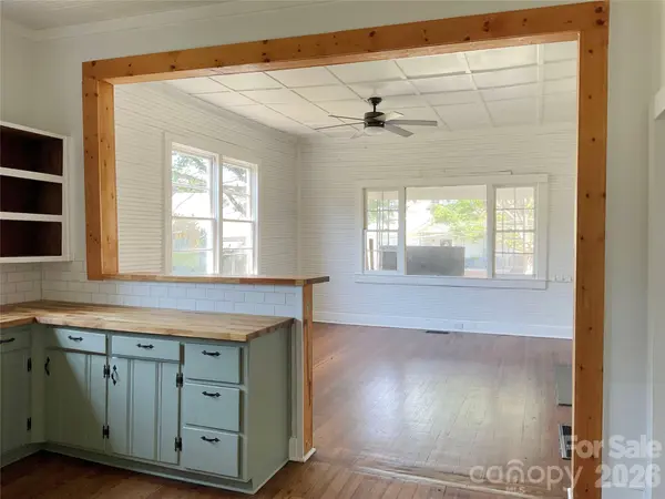 208 S Ransom ST, Gastonia, NC 28052