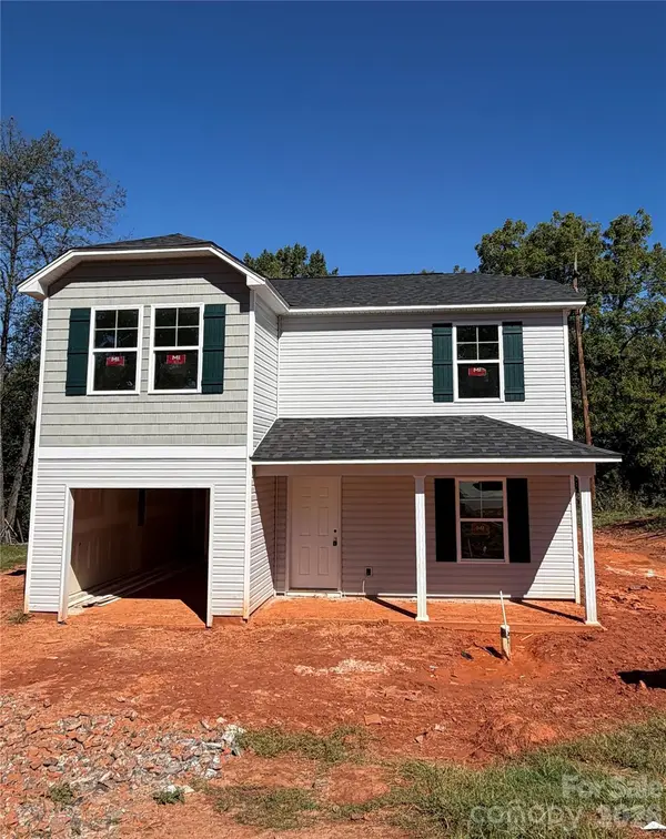 1414 Huggins ST, Statesville, NC 28677