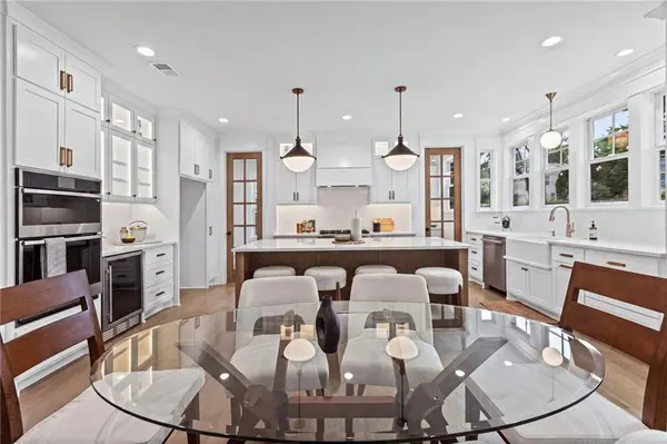 4620 W 70th TER, Prairie Village, KS 66208