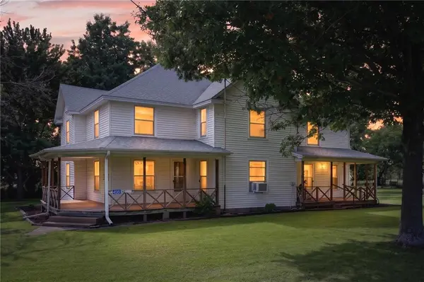 406 N Center AVE, Parker, KS 66072