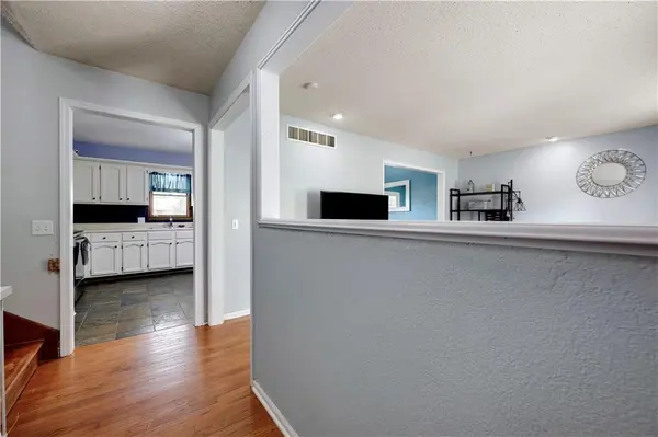 506 S Mulberry ST, Louisburg, KS 66053