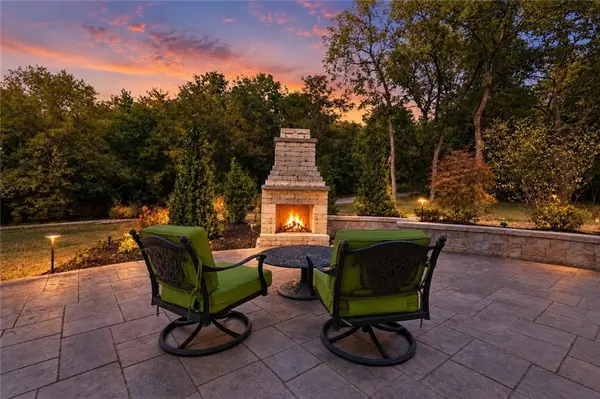 12015 State Route 7 HWY, Lee's Summit, MO 64086
