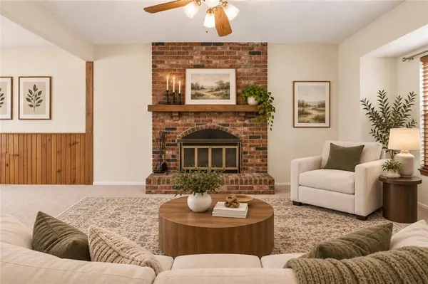 16612 W 125th ST, Olathe, KS 66062