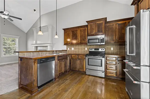 114 SW Hanging Garden ST, Blue Springs, MO 64064
