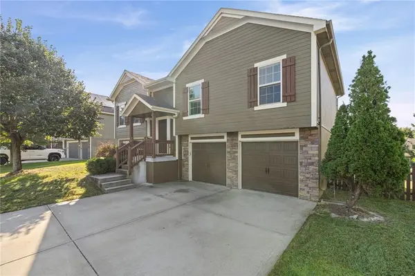 114 SW Hanging Garden ST, Blue Springs, MO 64064