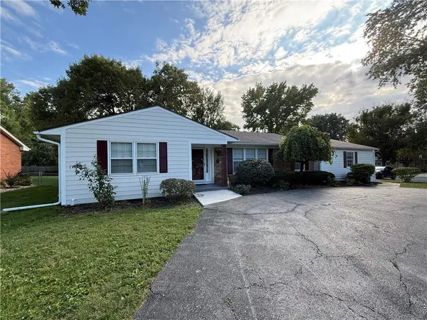 305 NW OBrien RD, Lee's Summit, MO 64063