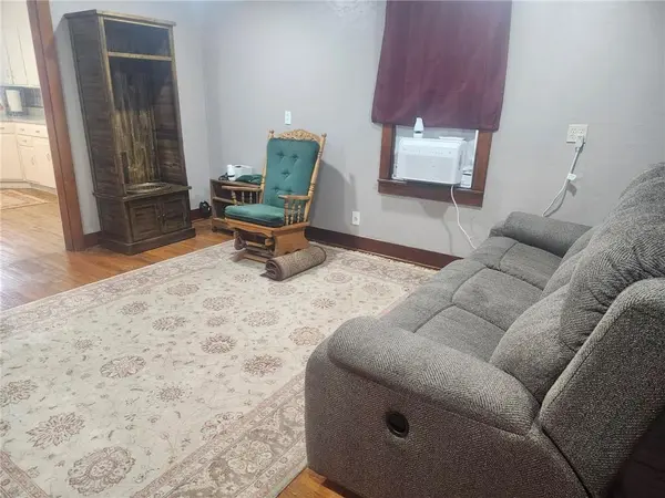 206 pine ST, Ridgeway, MO 64481