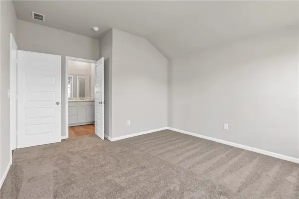 20206 W 195th ST, Spring Hill, KS 66083