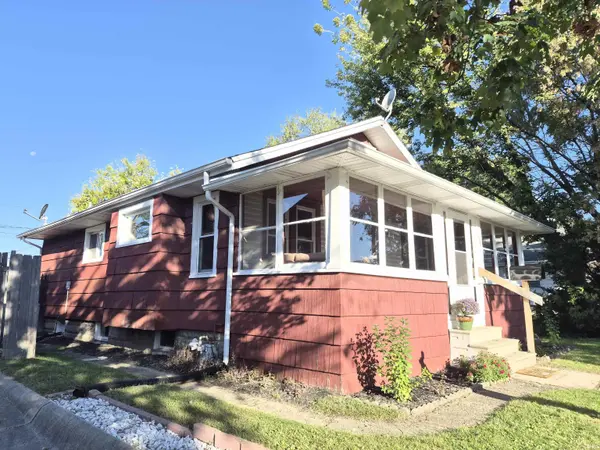 927 Oakland ST, South Bend, IN 46615