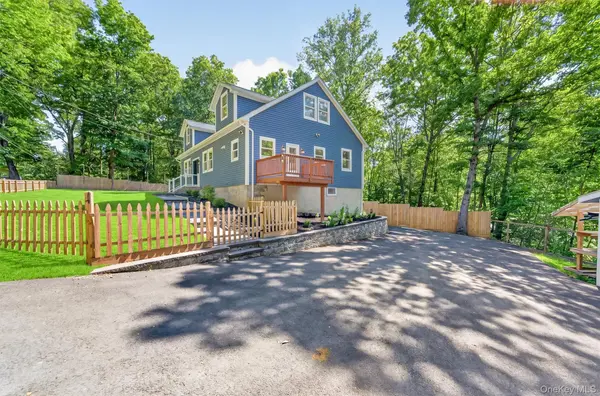14 Elm LN, Bloomingburg, NY 12721