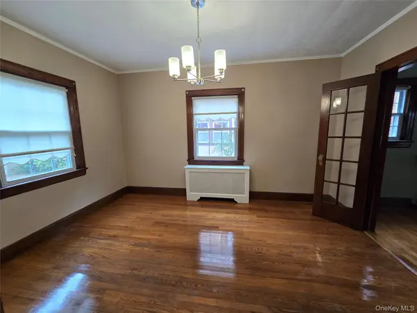 190 Bryant AVE #1, Floral Park, NY 11001