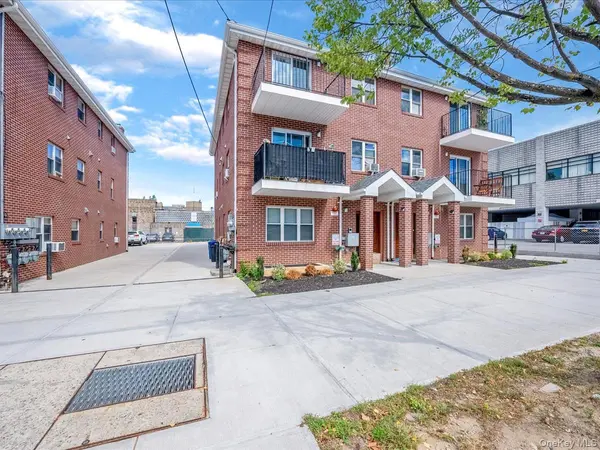 220-09 64th AVE #3, Bayside, NY 11364
