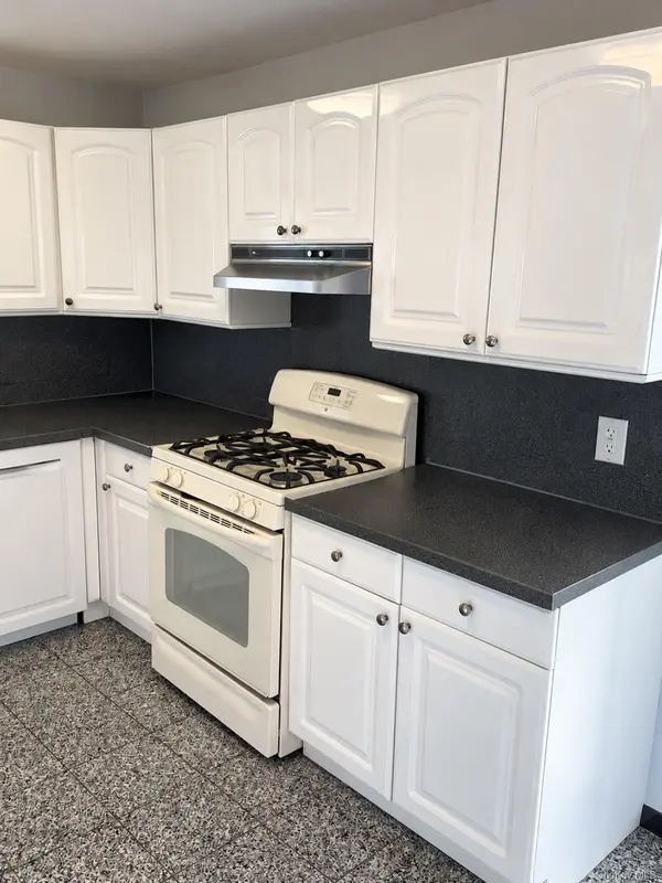 1041 Barnes ST, Franklin Square, NY 11010