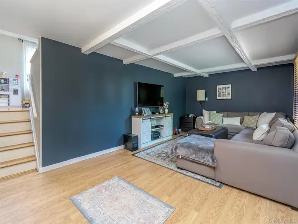 531 5th ST, East Northport, NY 11731