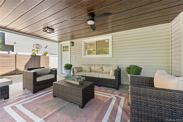 1059 Denton AVE, Manhasset Hills, NY 11040