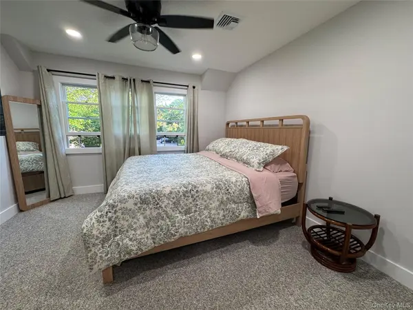 49 Canoe Place RD #311, Hampton Bays, NY 11946