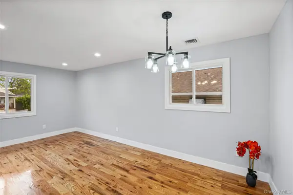 66 4th AVE, Westbury, NY 11590