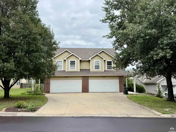 940 N Field Stone DR, Lawrence, KS 66049