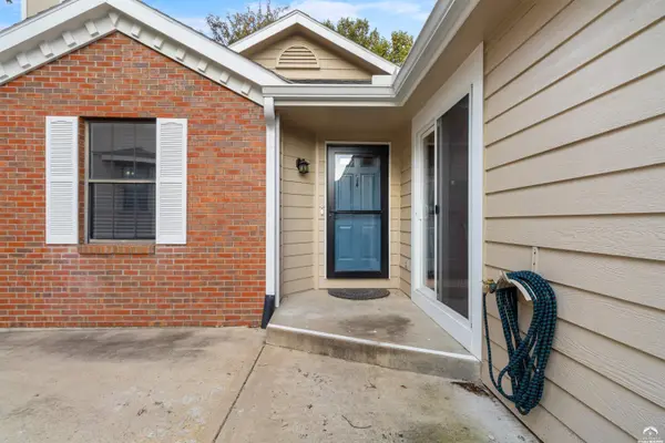 920 Christie CT, Lawrence, KS 66049