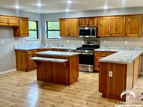 10132 Hickory RD, Ozawkie, KS 66070