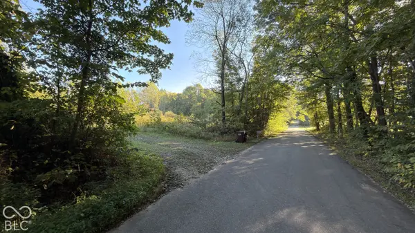 0 E Michaels RD, Bloomfield, IN 47424