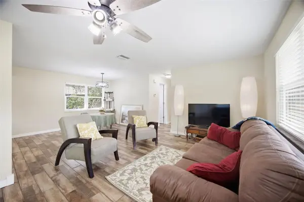 38123 10TH AVE, Zephyrhills, FL 33542