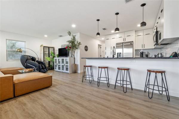4006 W STATE ST, Tampa, FL 33609