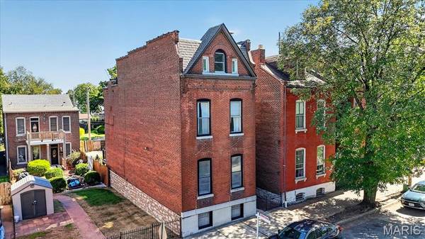 2432 McNair AVE, St Louis, MO 63104