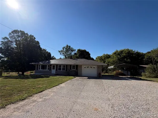 702 E 1700 AVE, Vandalia, IL 62471