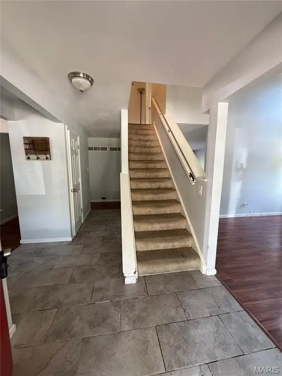 319 Windsor Spring DR, Sunset Hills, MO 63122