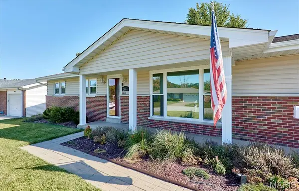 2944 Elmcrest DR, St Charles, MO 63301