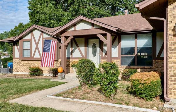 885 San Sebastian DR, Fenton, MO 63026