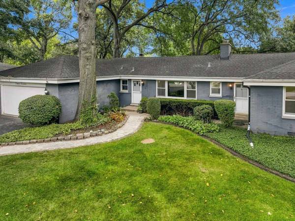 311 N Mac Arthur BLVD, Mount Prospect, IL 60056
