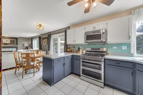 1121 Millcreek LN, Algonquin, IL 60102