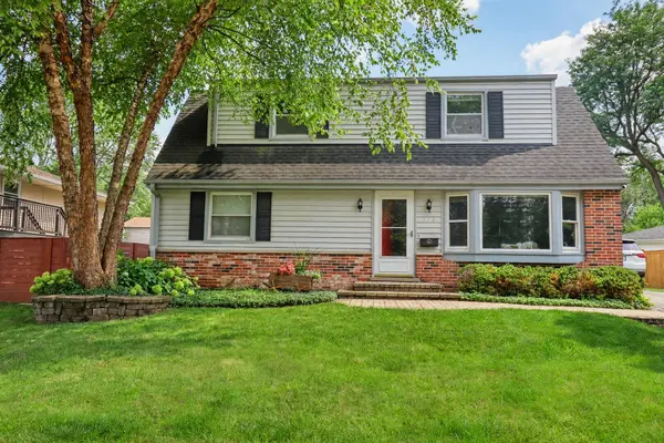 348 Cherrywood RD, Buffalo Grove, IL 60089
