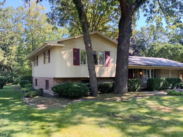 780 W Marywood AVE, Aurora, IL 60505