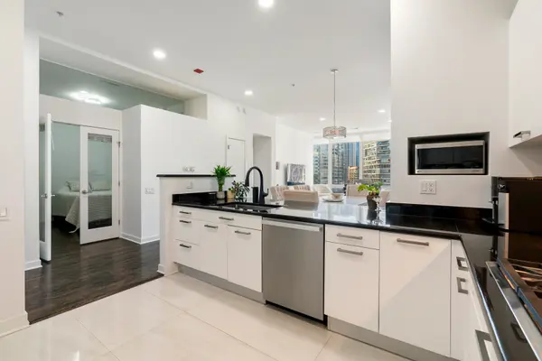 500 W Superior ST #1205, Chicago, IL 60654