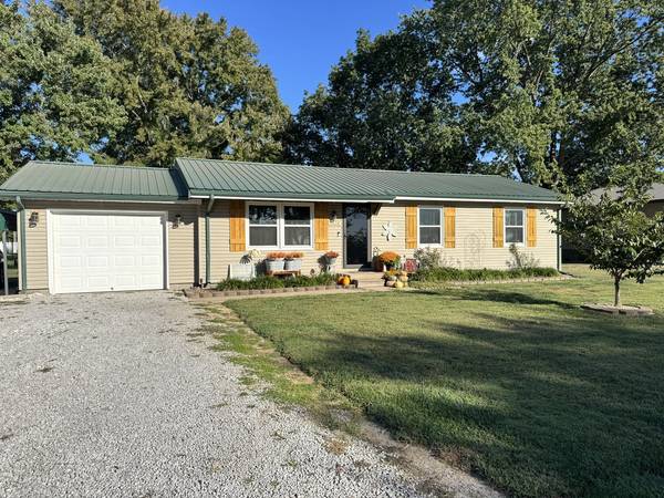 3654 Dawn DR, Pinckneyville, IL 62274