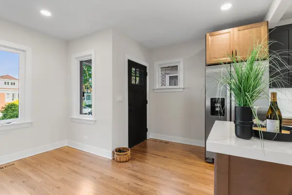 4256 N Monitor AVE, Chicago, IL 60634